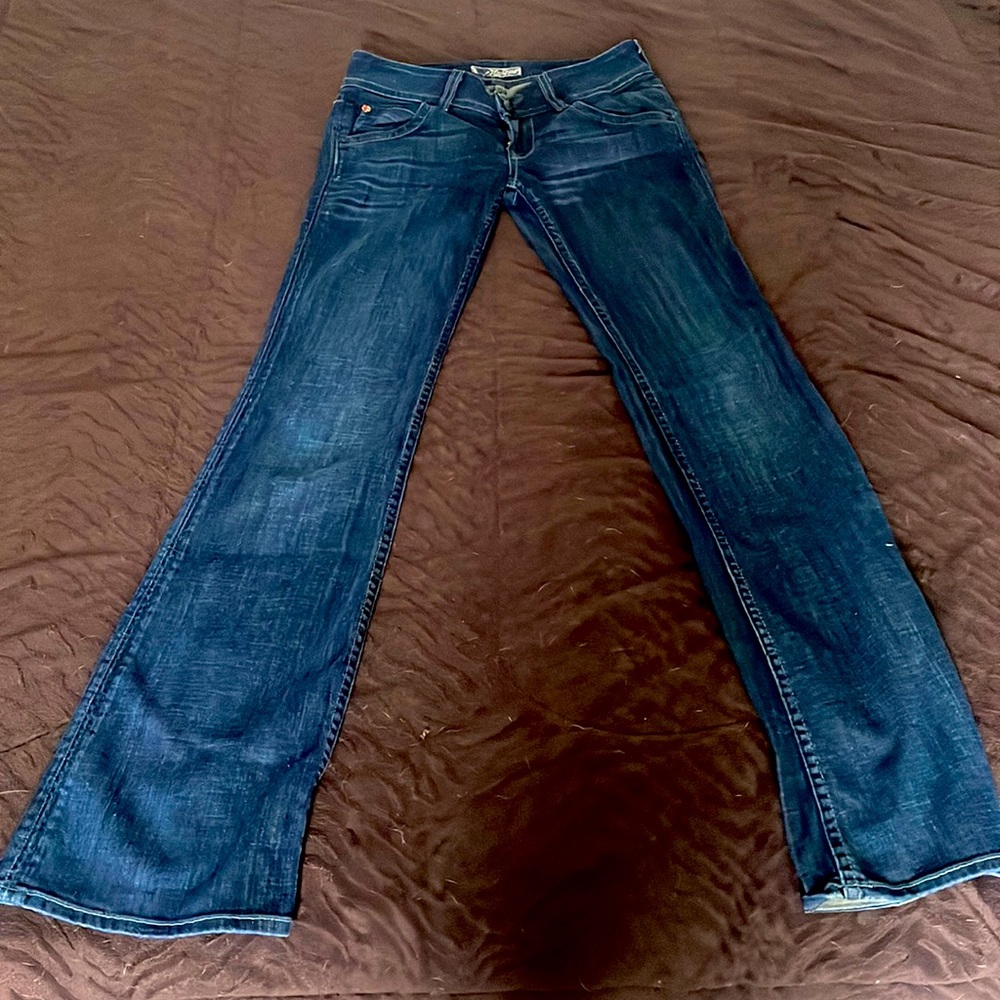 Womens dark denim Hudson jeans. Size 26x33. In very good condition.